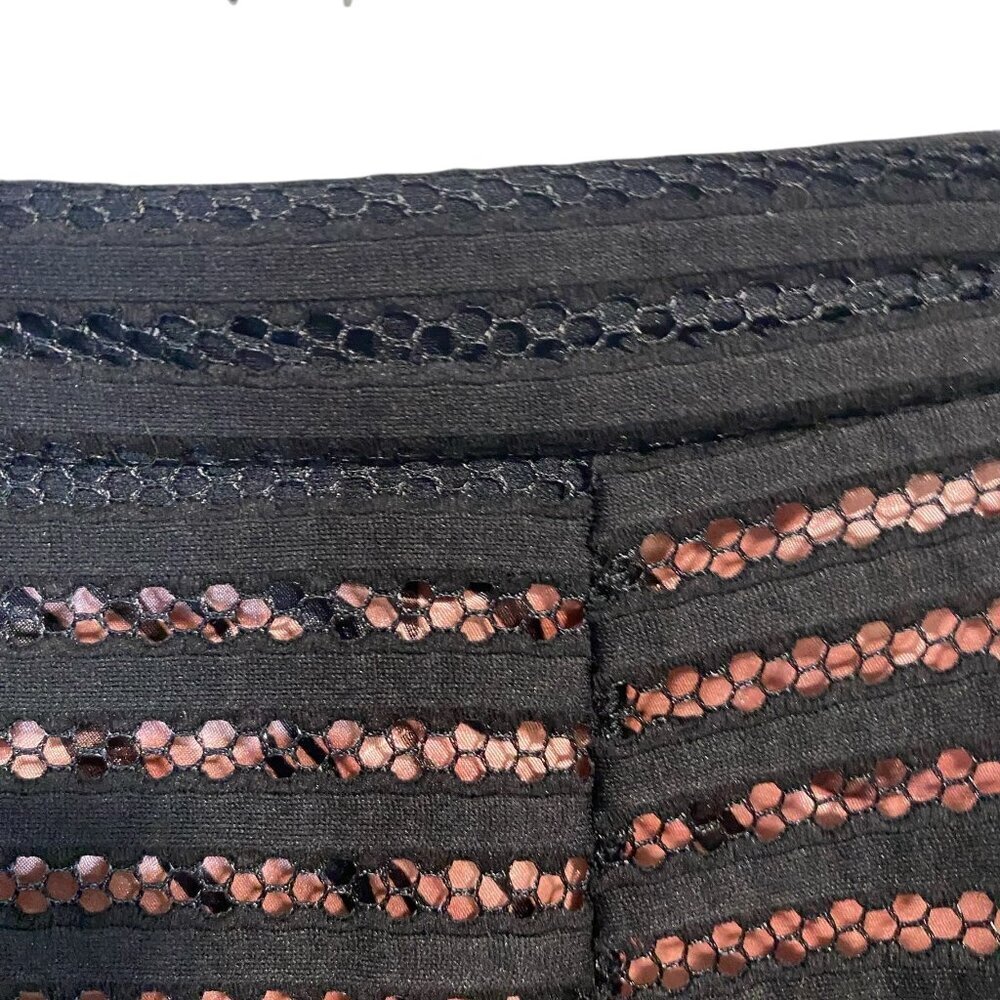 Le Chateau - Long Fit & Flare Blk/pink Underlay - 4 - Picture 6 of 9